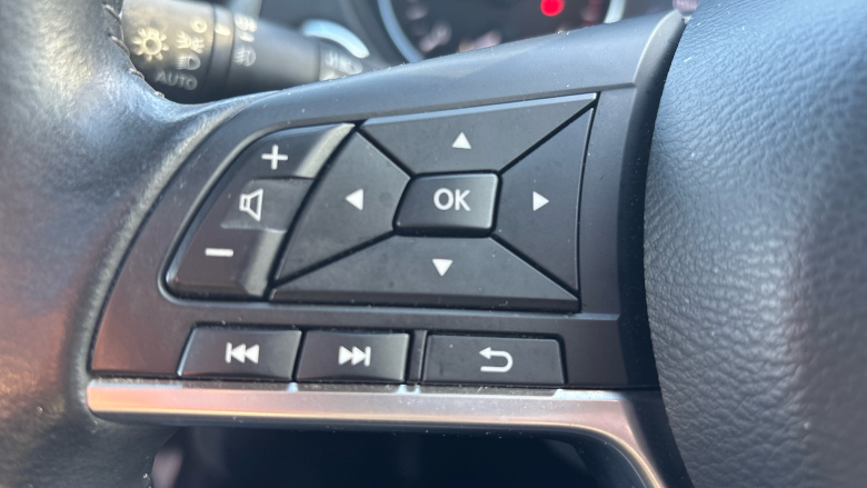 Nissan Qashqai 1.5 dCi N-Connecta 5dr Diesel Hatchback